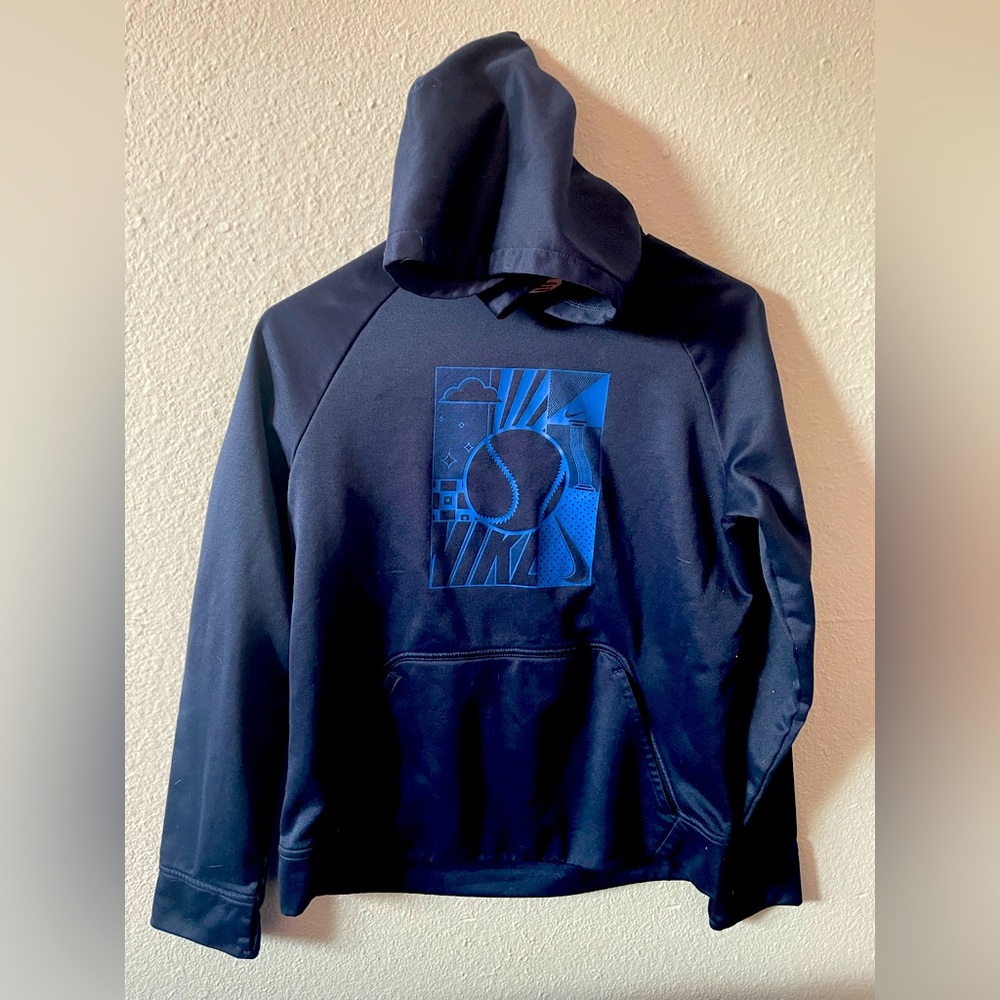 Nike youth hoodie. Thick, warm fabric. Baseball and swoosh graphic. EUC!